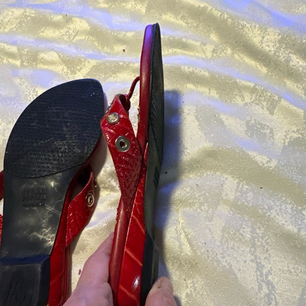 stuart weitzman 8 red thong slip in. preowned - Picture 7 of 7